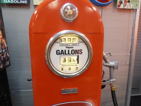 Ampol 50's Deluxe Version Petrol Bowser