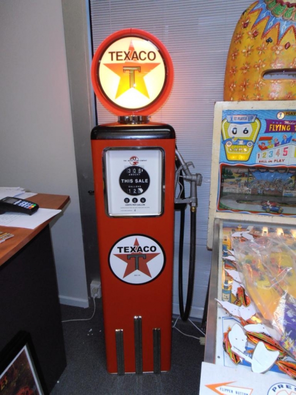 Texaco Light Up Full Size Petrol Bowser